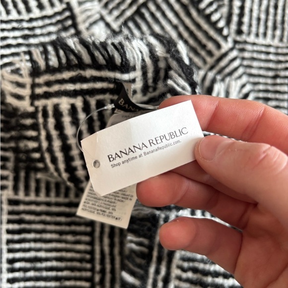 Banana Republic NWT Scarf - Picture 6 of 7